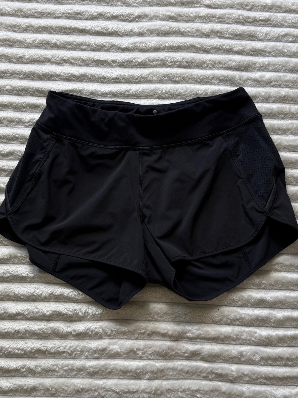 Athleta Women’s Black Athletic Shorts Drawstring Pockets Stretch 3" Inseam Sz S